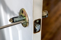 Loose or damaged handle